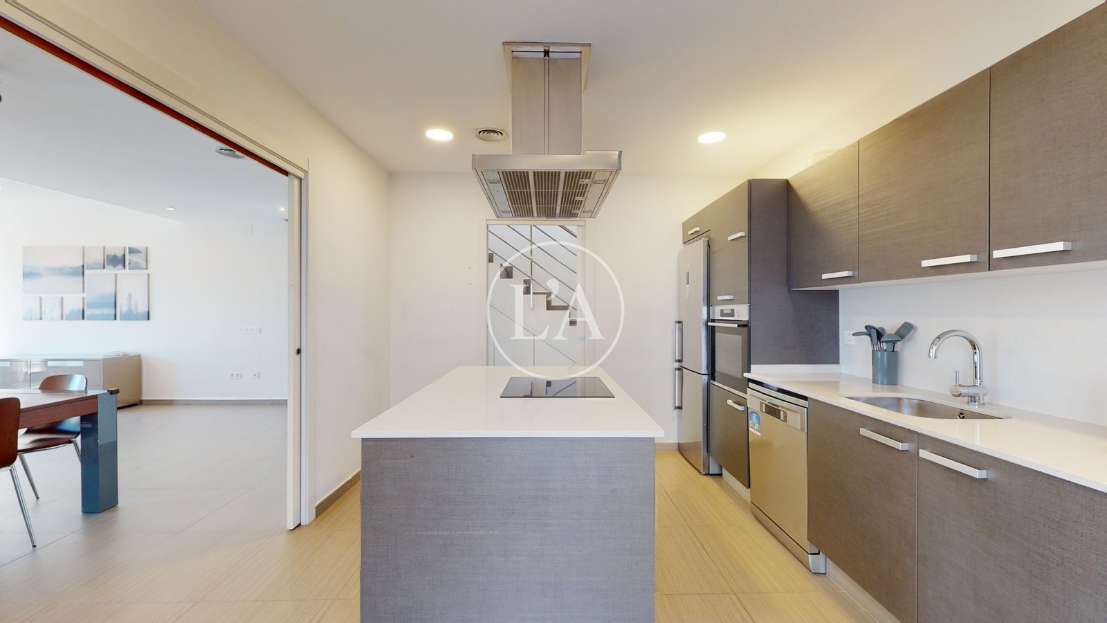 Chalet independiente con piscina Cambrils isla cocina