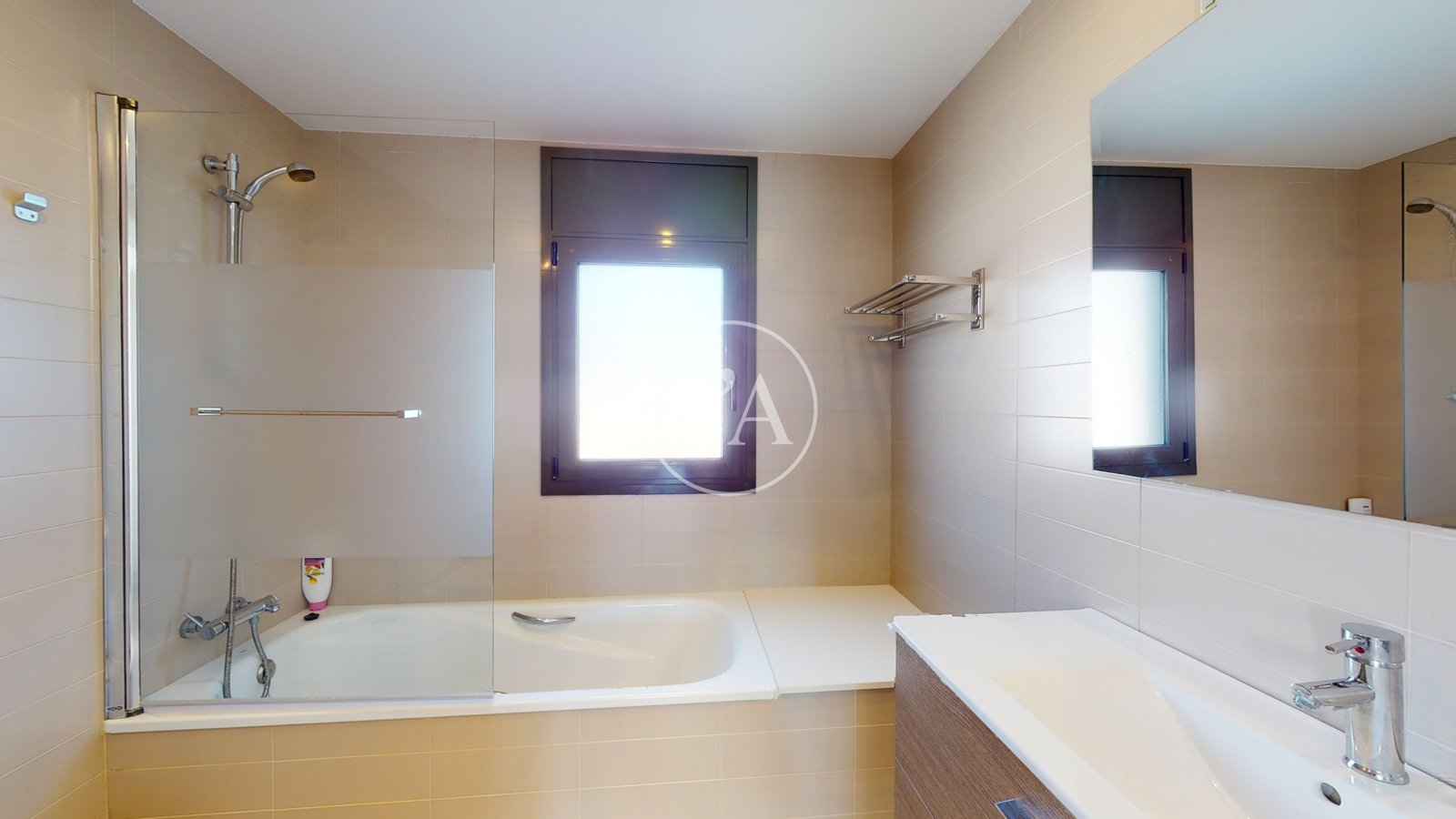 Chalet independiente con piscina Cambrils baño