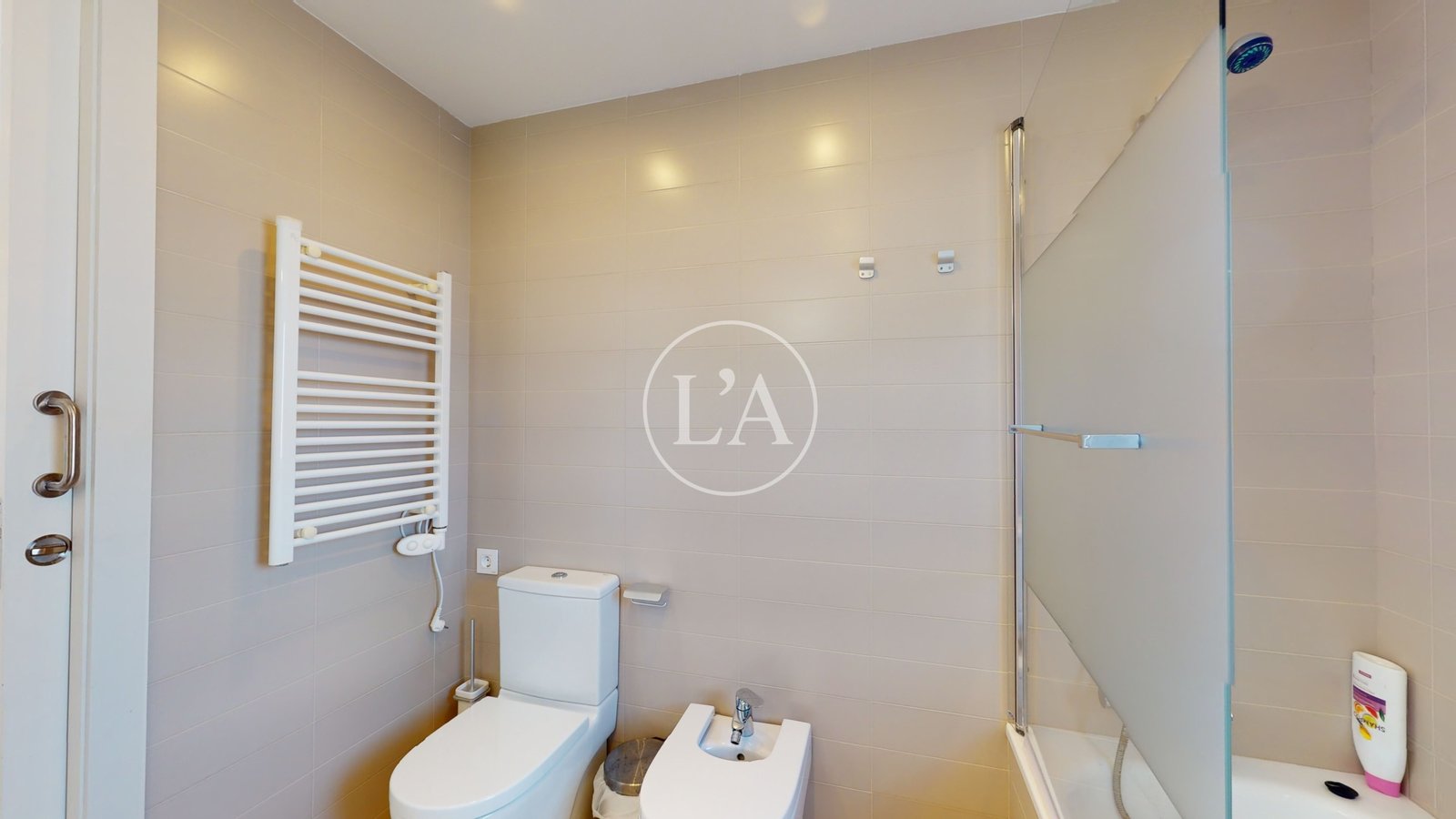 Chalet independiente con piscina Cambrils baño