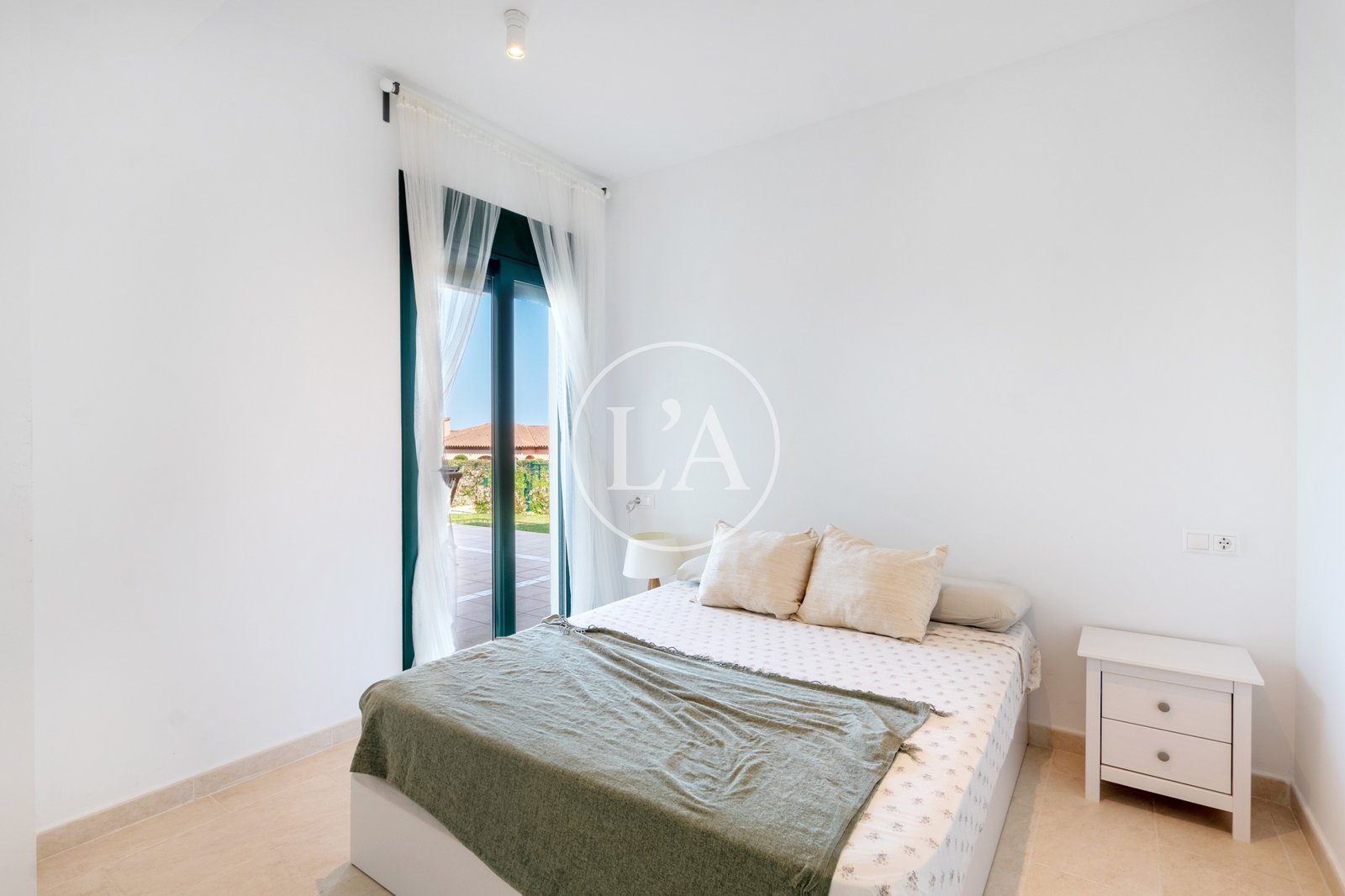 Casa-pareada-Bonmont-dormitorio