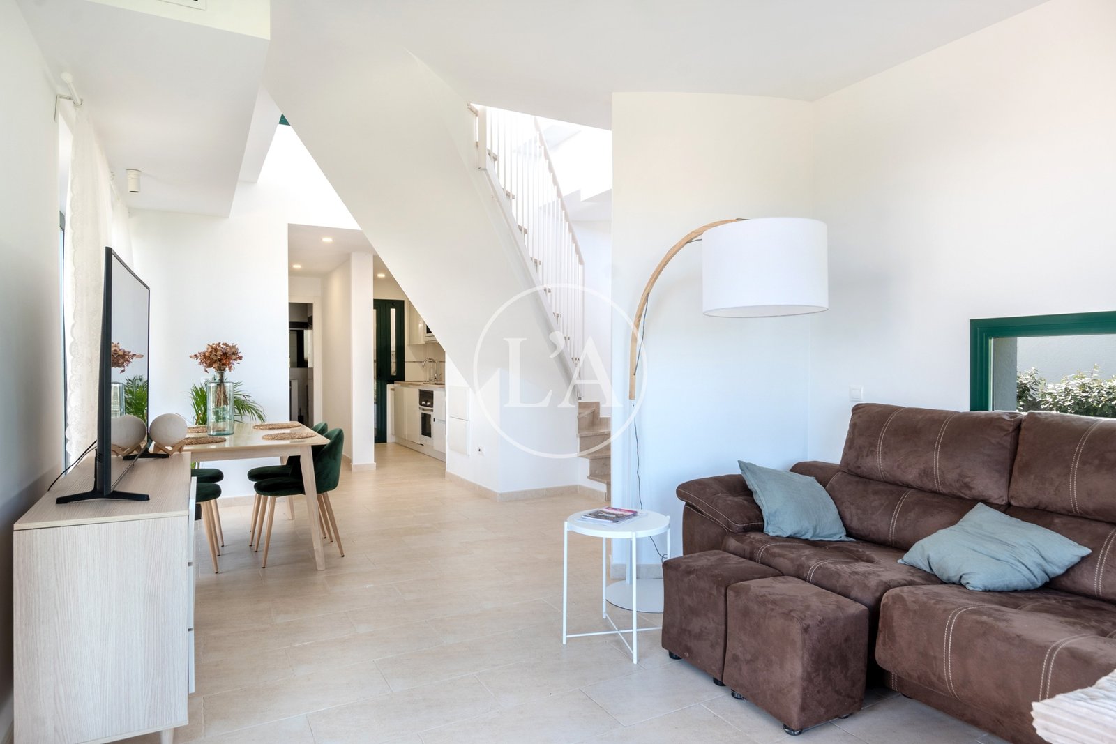 Casa-pareada-Bonmont-sofa