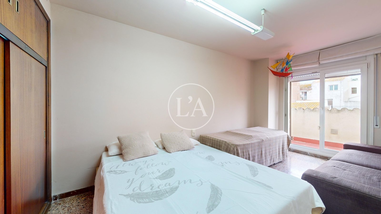 Casa en Vinyols i els Arcs habitación con terraza
