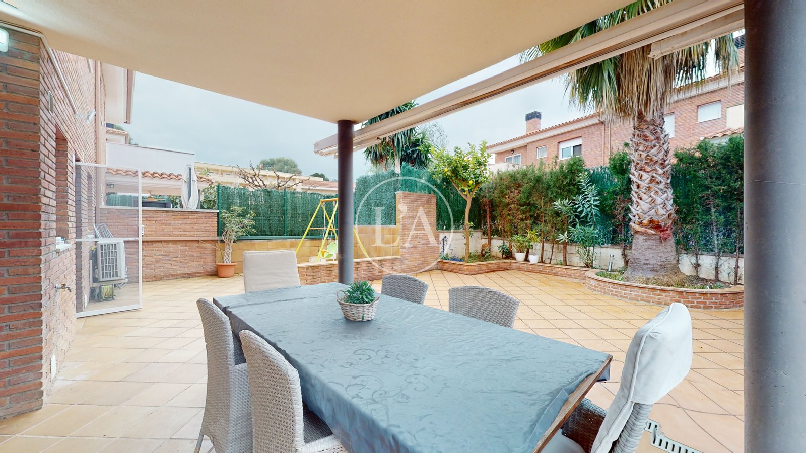 Chalet pareado Salou piscina porche