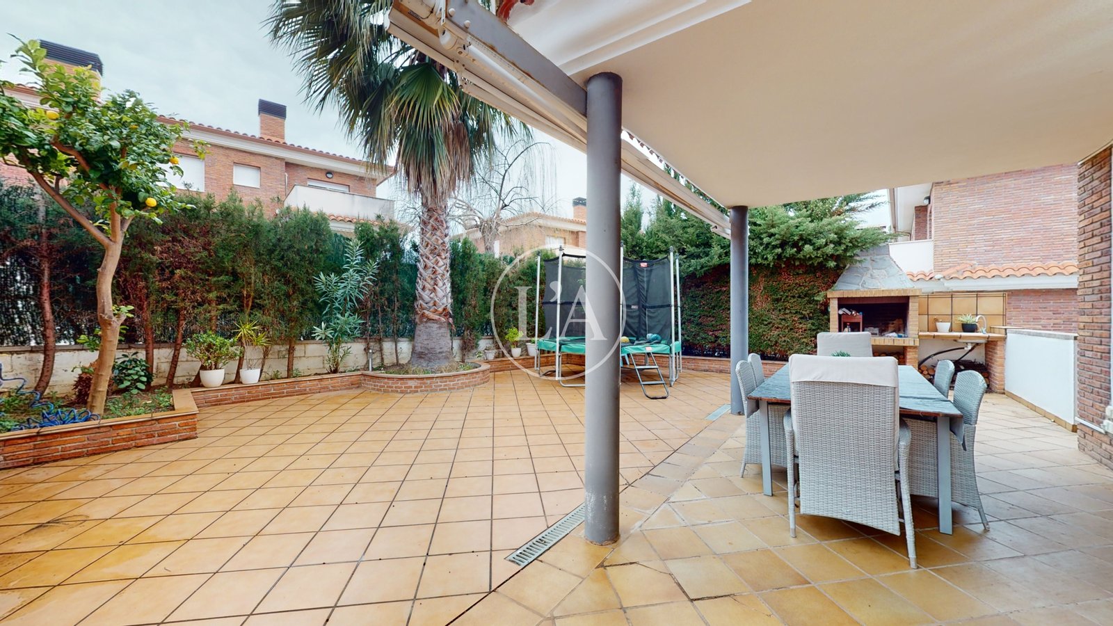 Chalet pareado Salou piscina porche