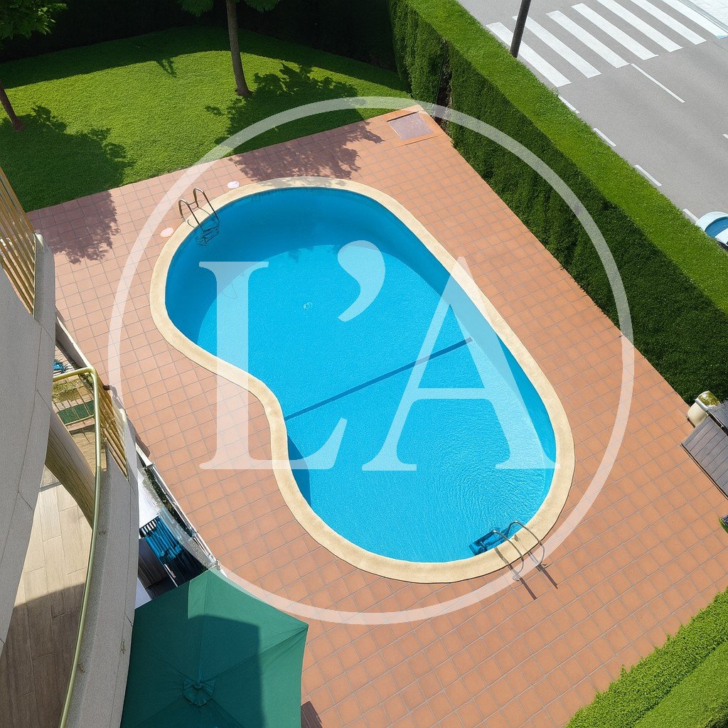 Apartamento Miami Playa vistas piscina