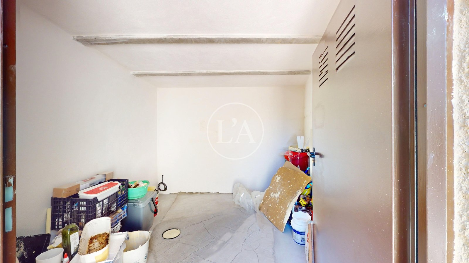 Casa con piscina y licencia turística interior trastero