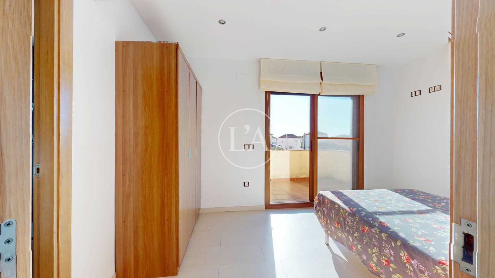 Casa con piscina y licencia turística entrada suite