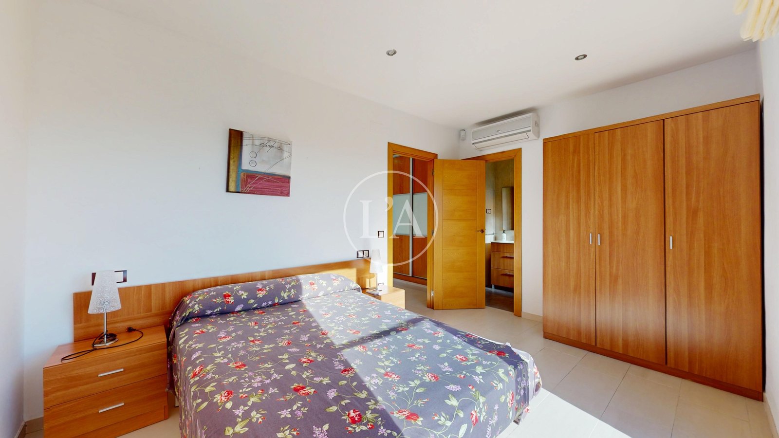 Casa con piscina y licencia turística armario suite