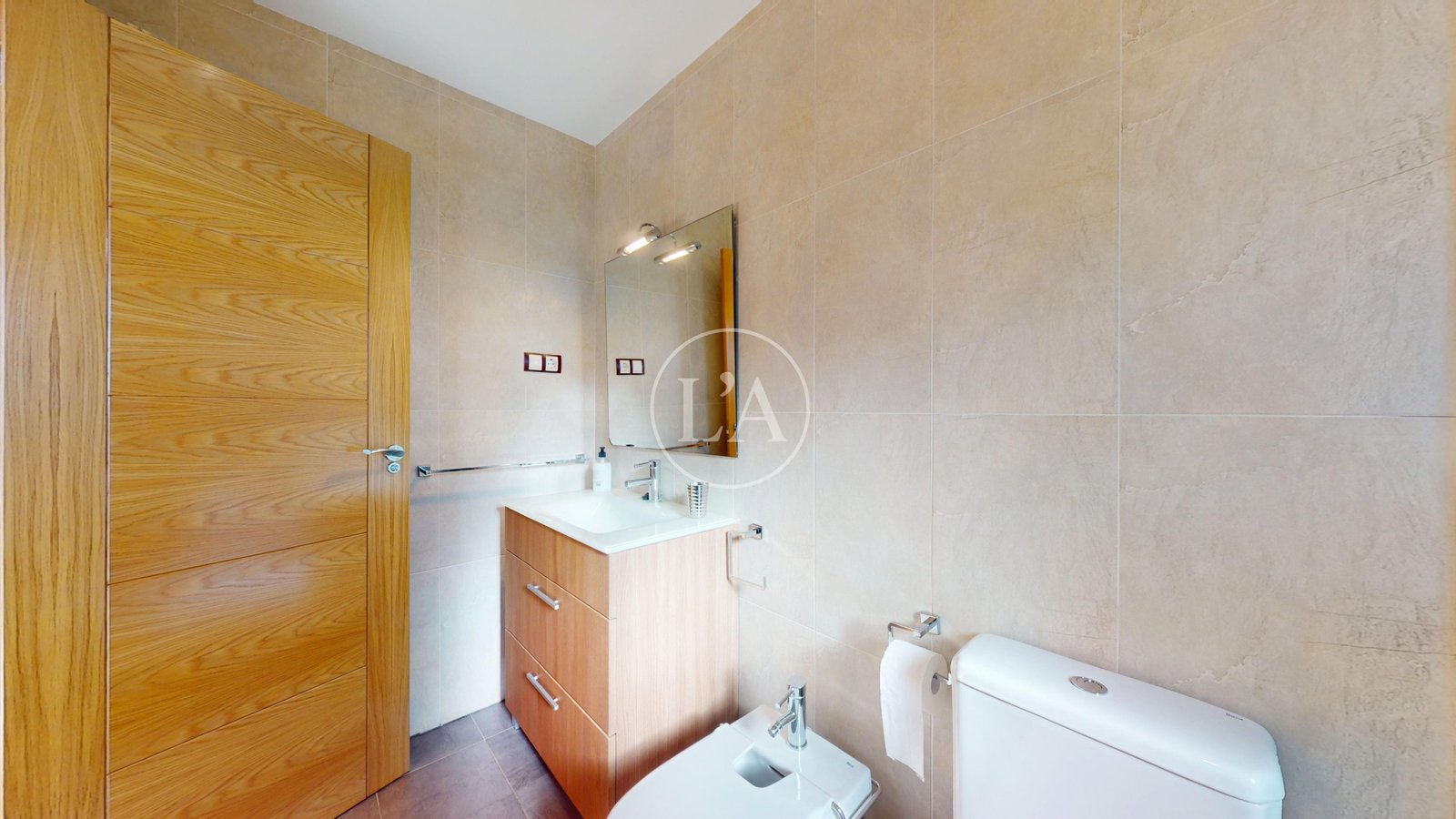 Casa con piscina y licencia turística lavabo suite