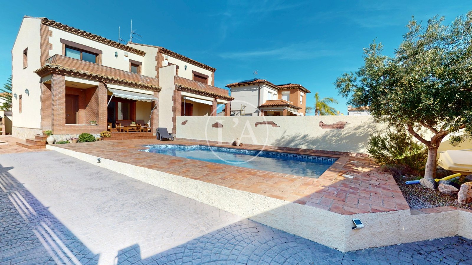 Casa con piscina y licencia turística