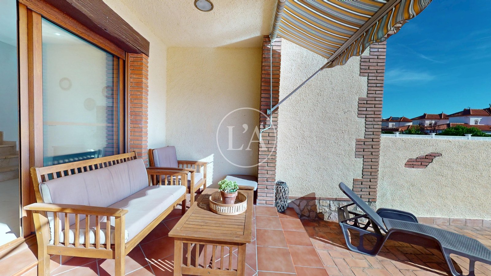 Casa con piscina y licencia turística zona porche