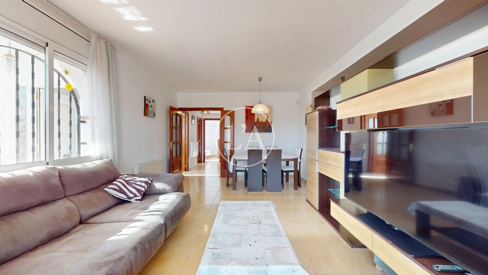 Casa pareada en venta en Mainou salón completo