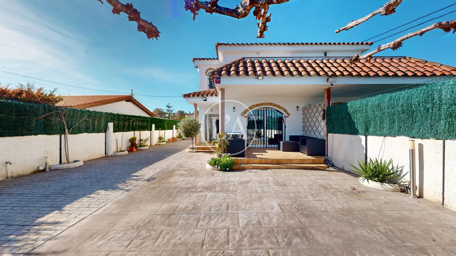 Casa pareada en venta en Mainou porche