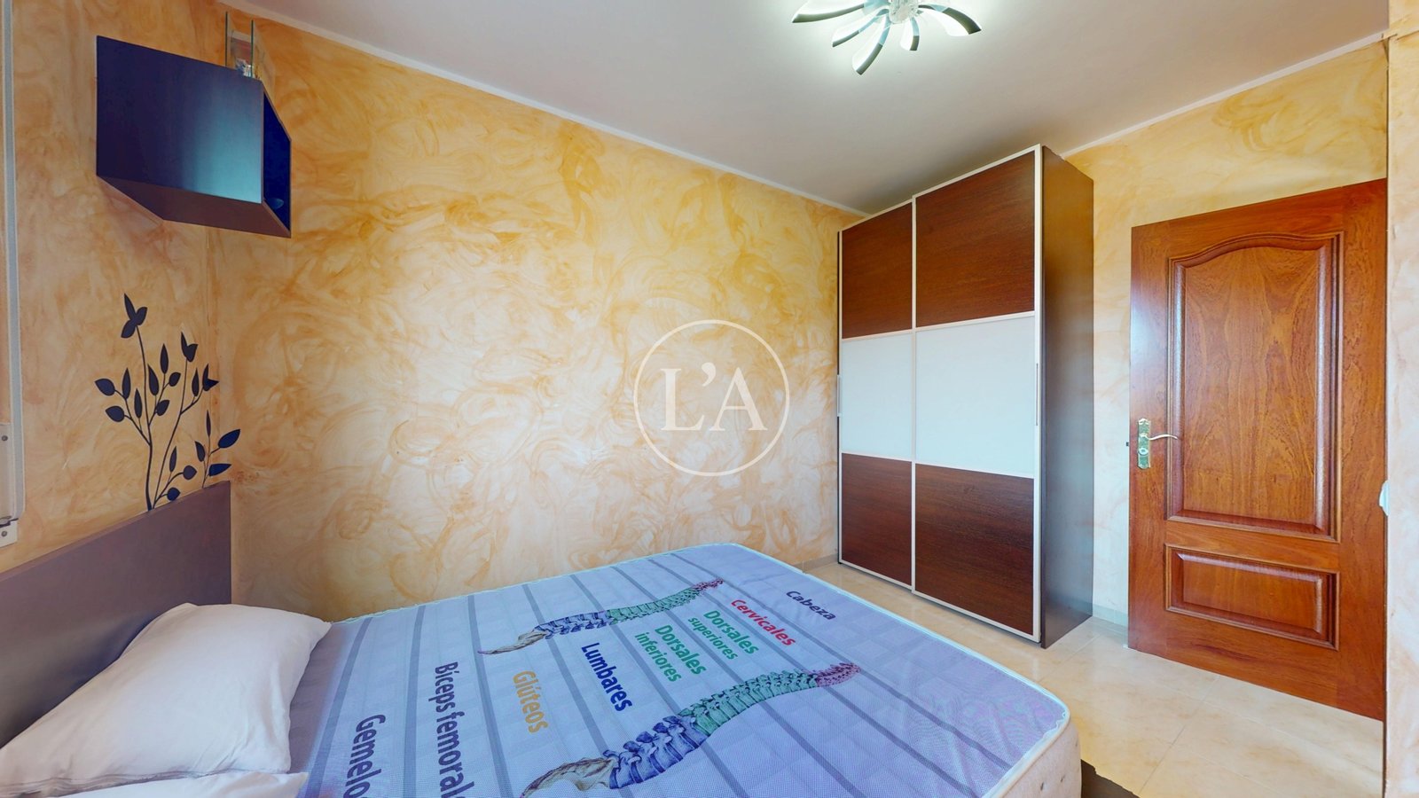 Casa pareada en venta en Mainou armario