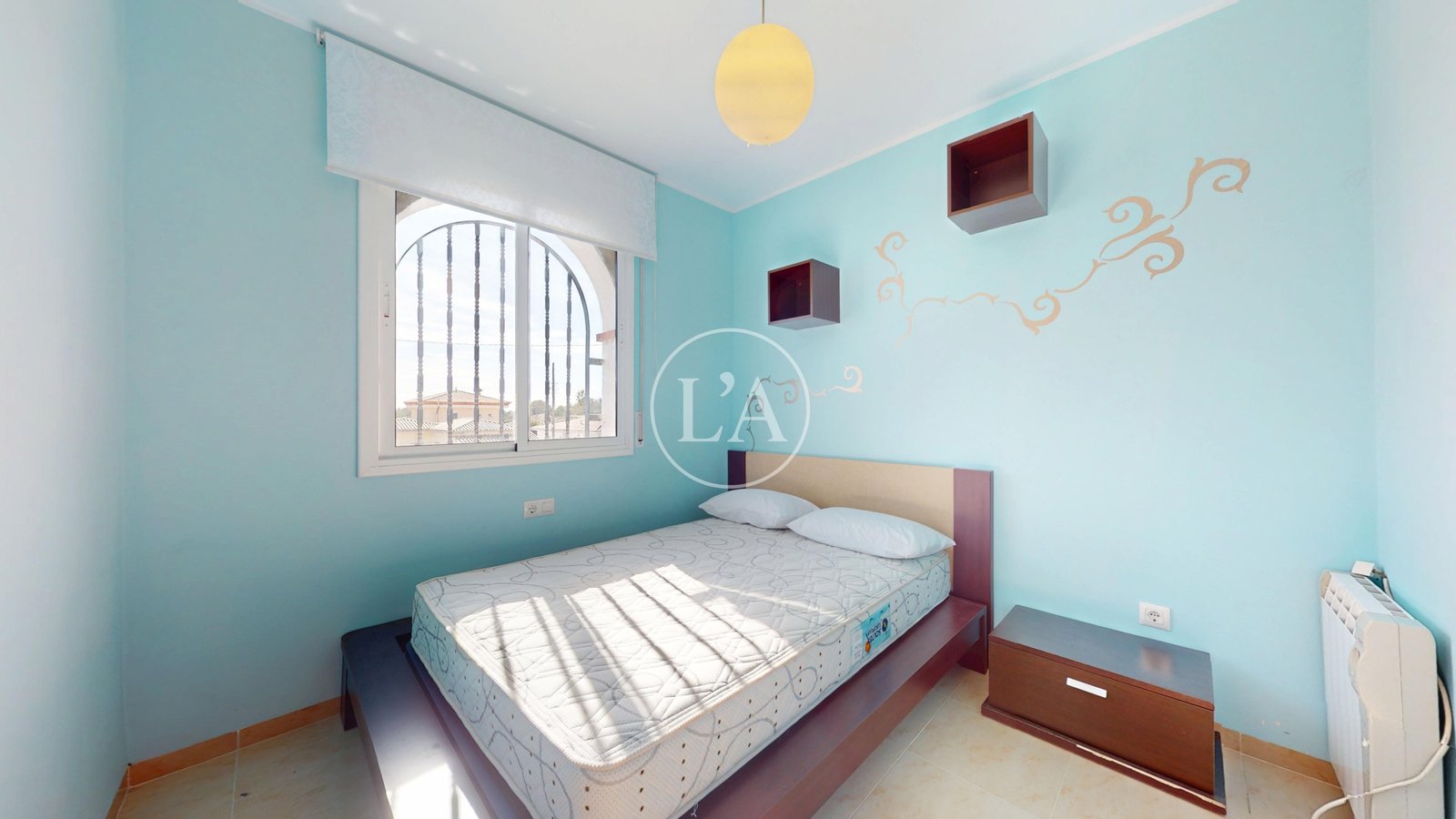 Casa pareada en venta en Mainou dormitiorio primera planta