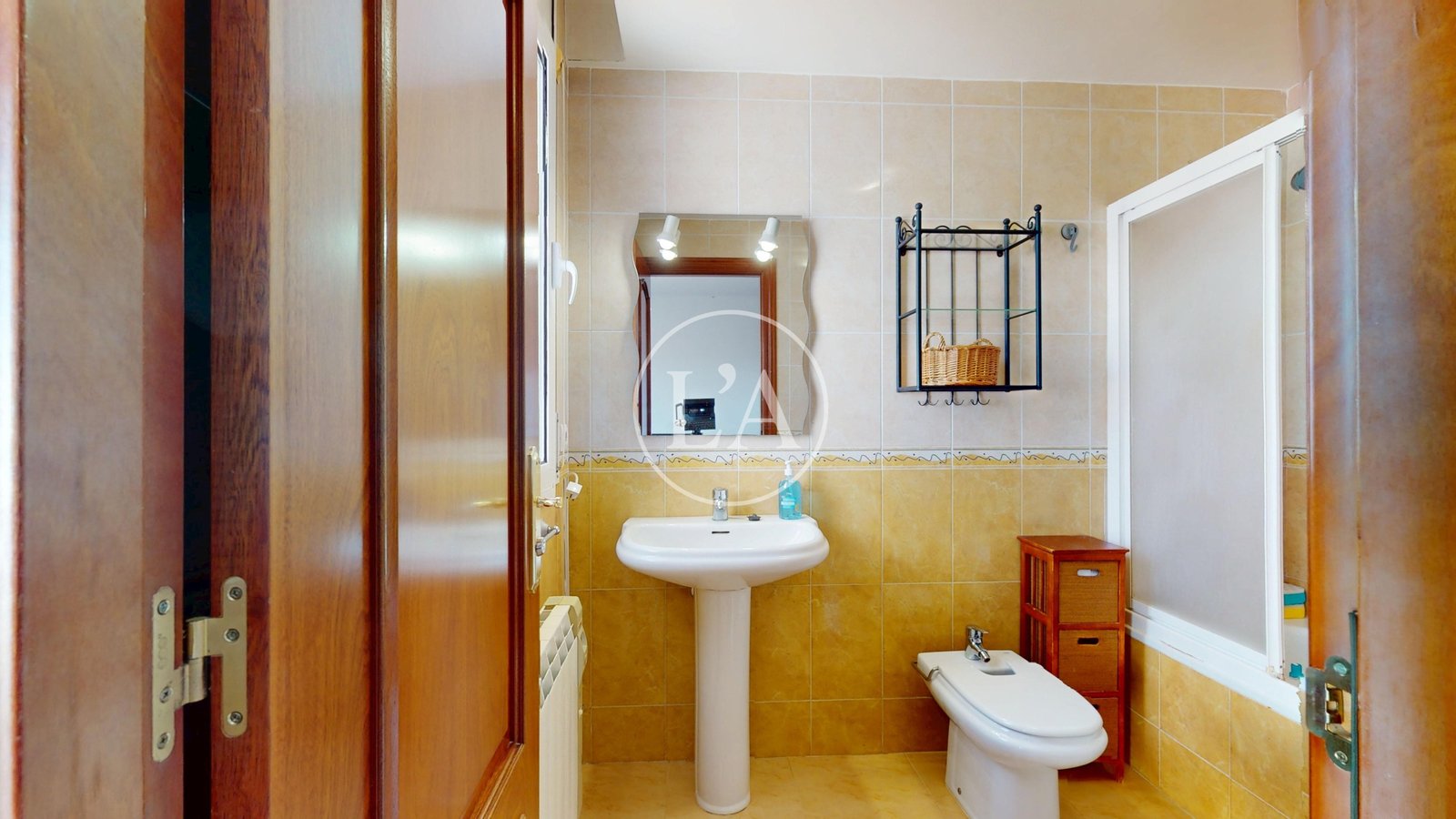 Casa pareada en venta en Mainou baño suite