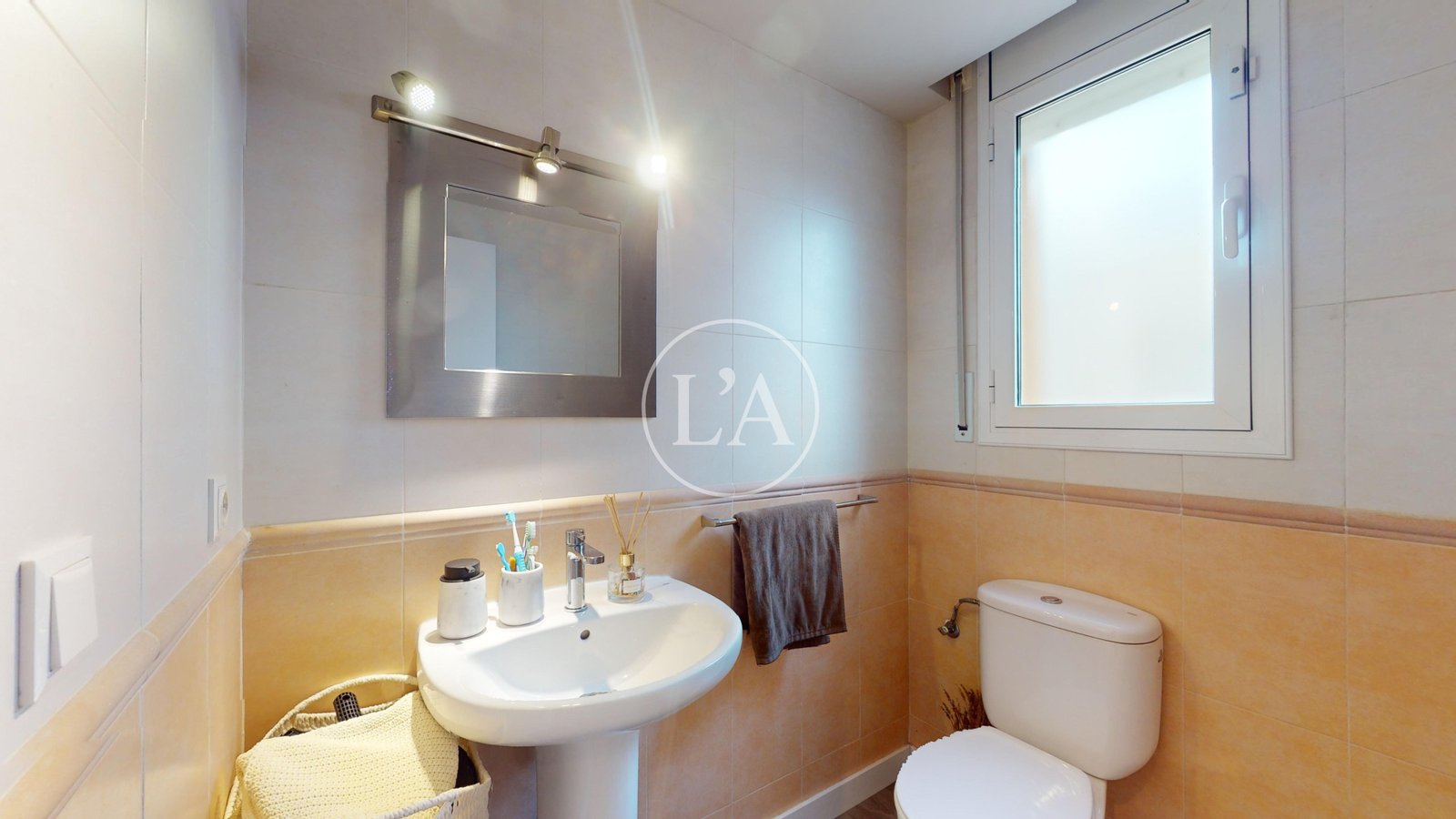 Casa pareada en Vilafortuny baño