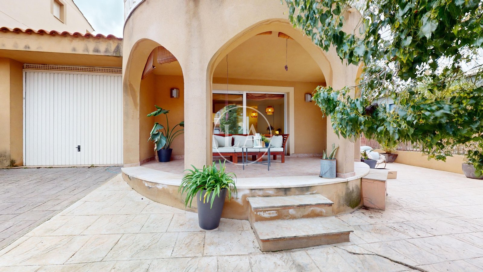 Casa pareada en Vilafortuny porche