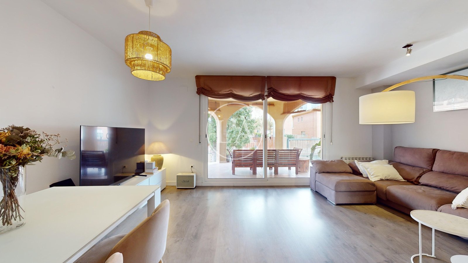 Casa pareada en Vilafortuny lámpara
