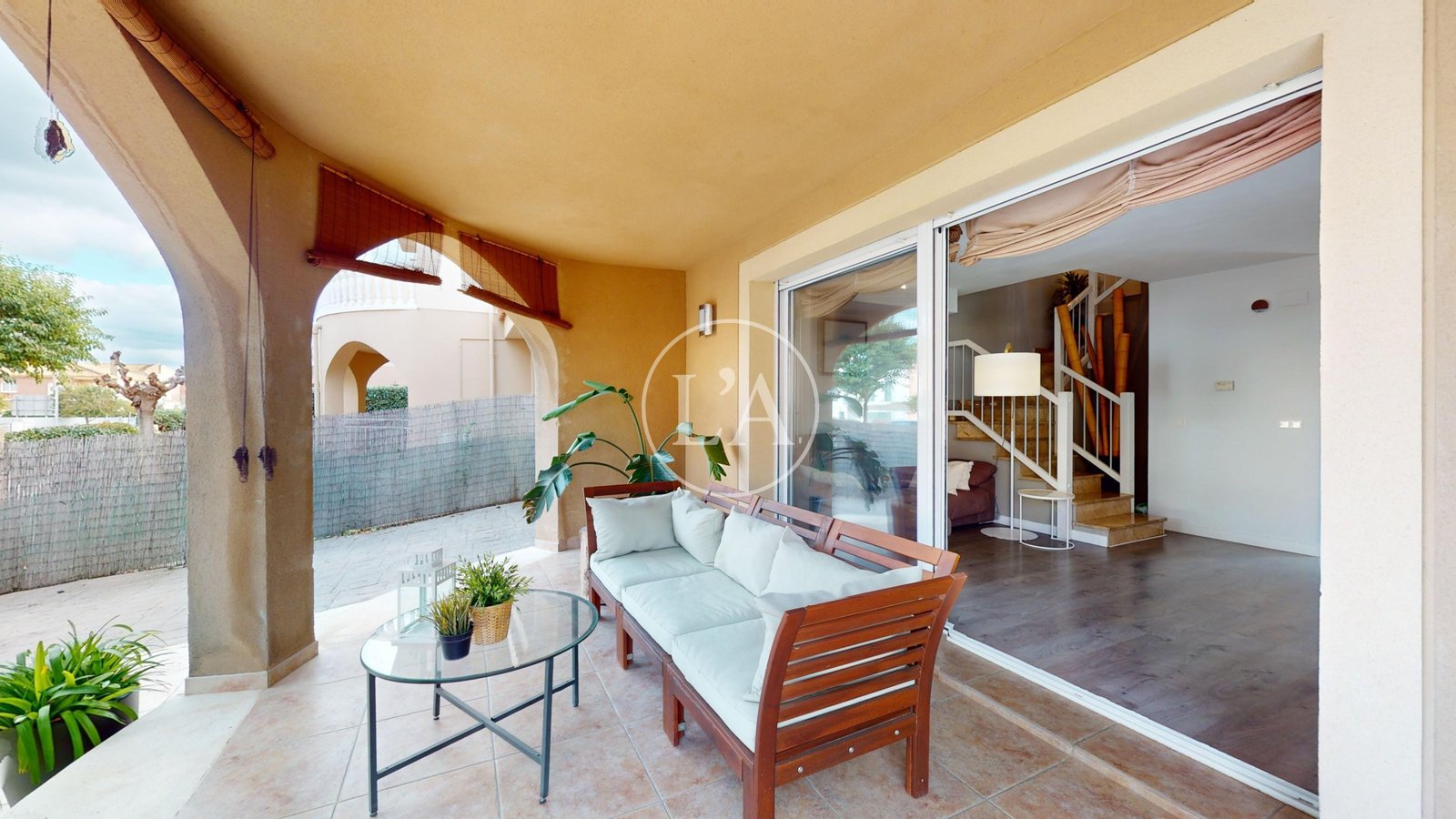 Casa pareada en Vilafortuny porche salón