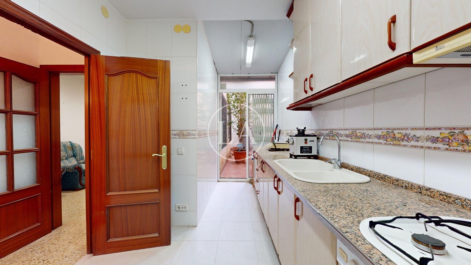 Edificio Reus Calle Llovera cocina 3