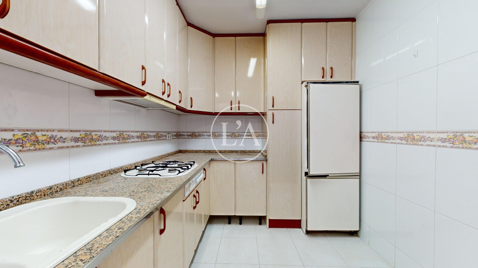 Edificio Reus Calle Llovera cocina 4