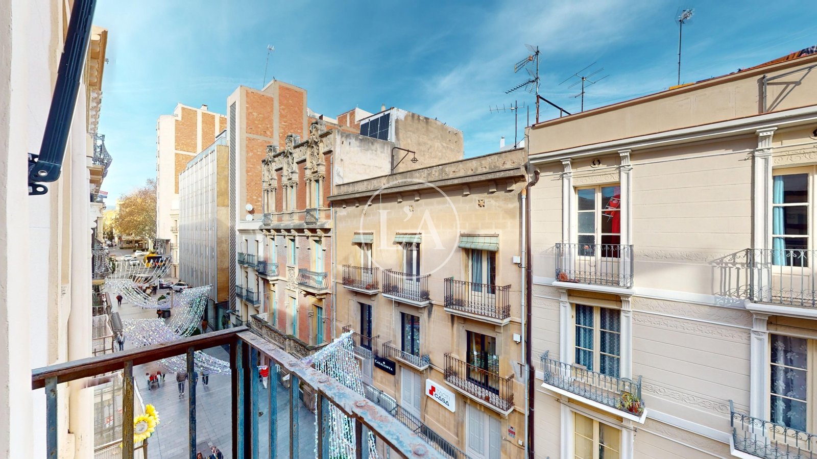 Edificio Reus Calle Llovera tercera planta balcón
