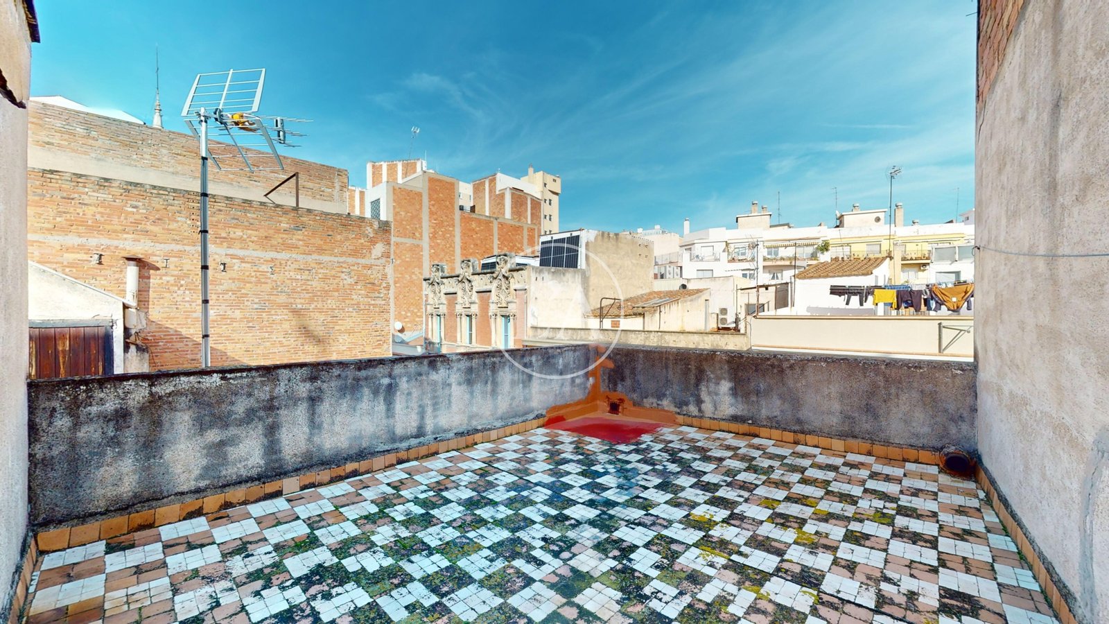 Edificio Reus Calle Llovera tejado