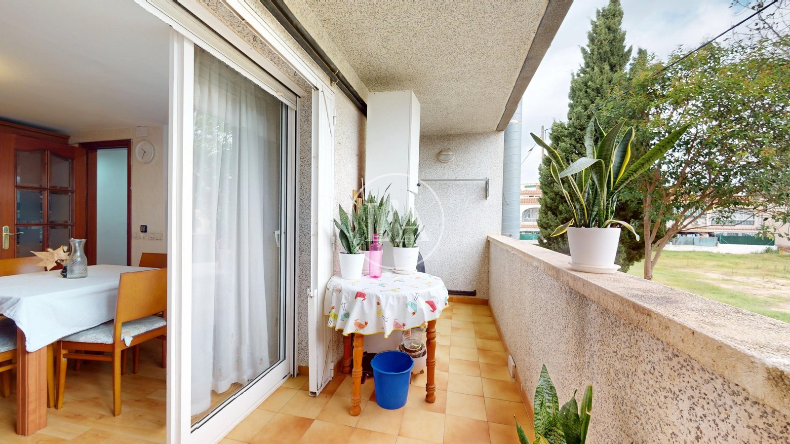 Piso en Nou Cambrils terraza cocina muebles