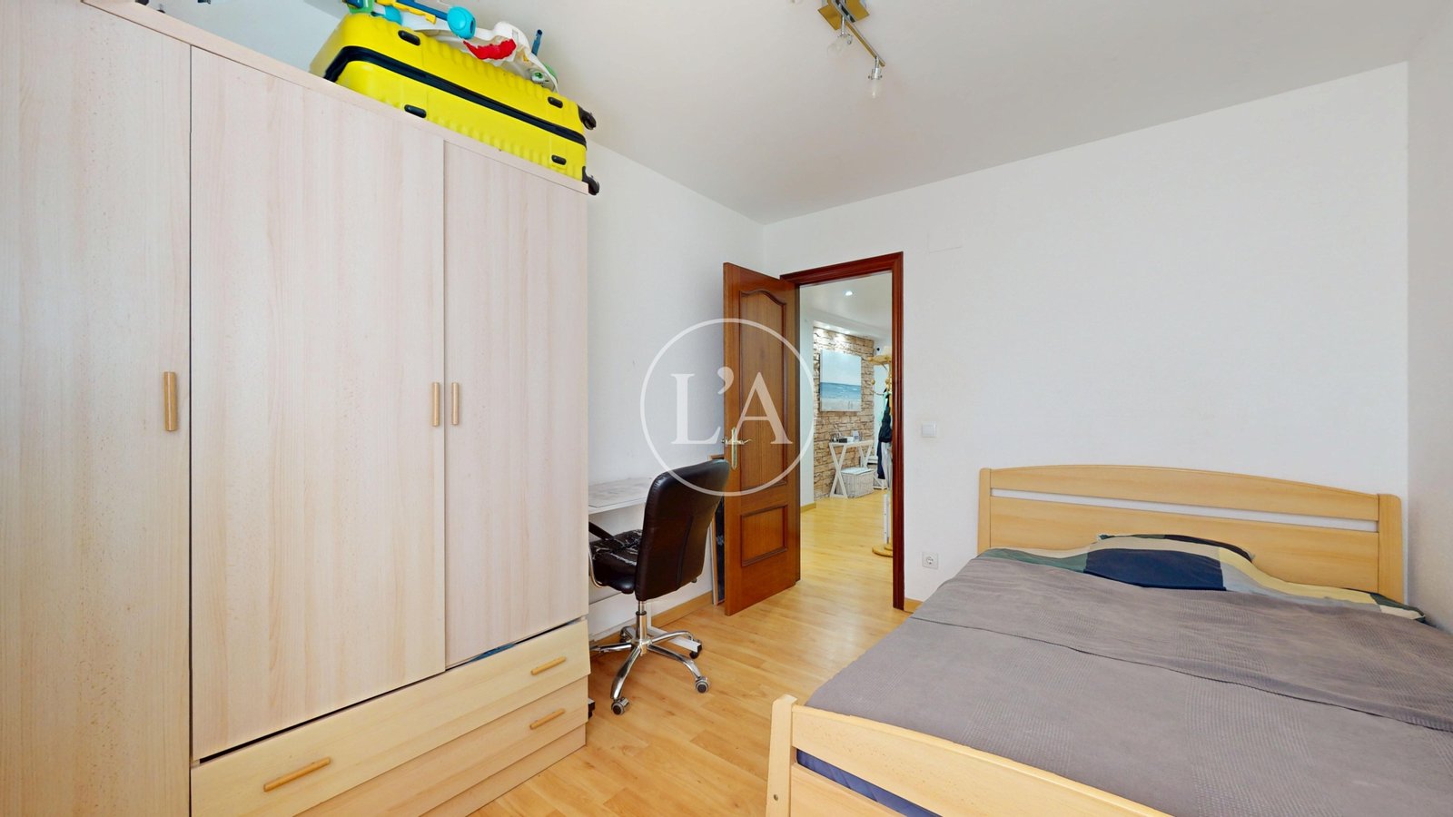Piso en Nou Cambrils armario dormitorio