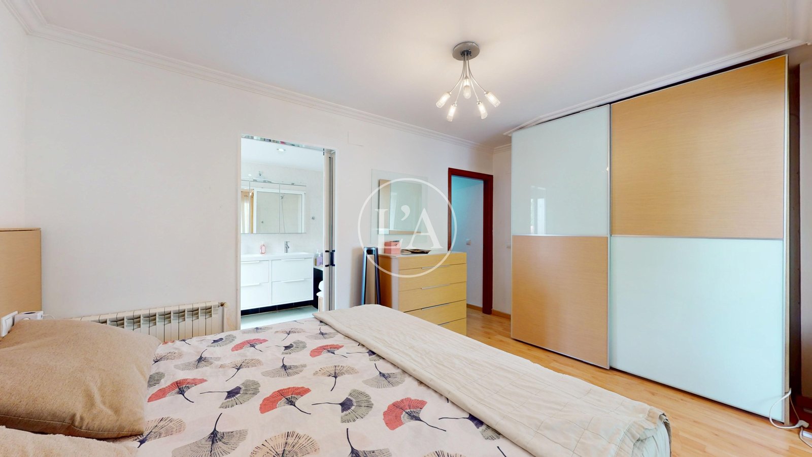 Piso en Nou Cambrils entrada baño suite