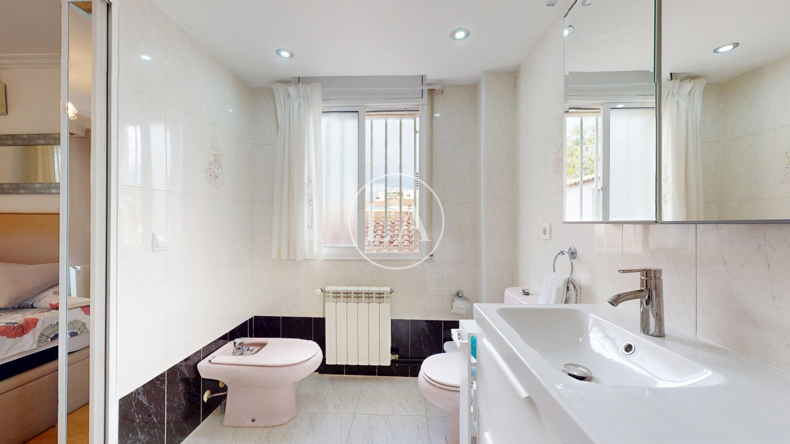 Piso en Nou Cambrils baño completo suite