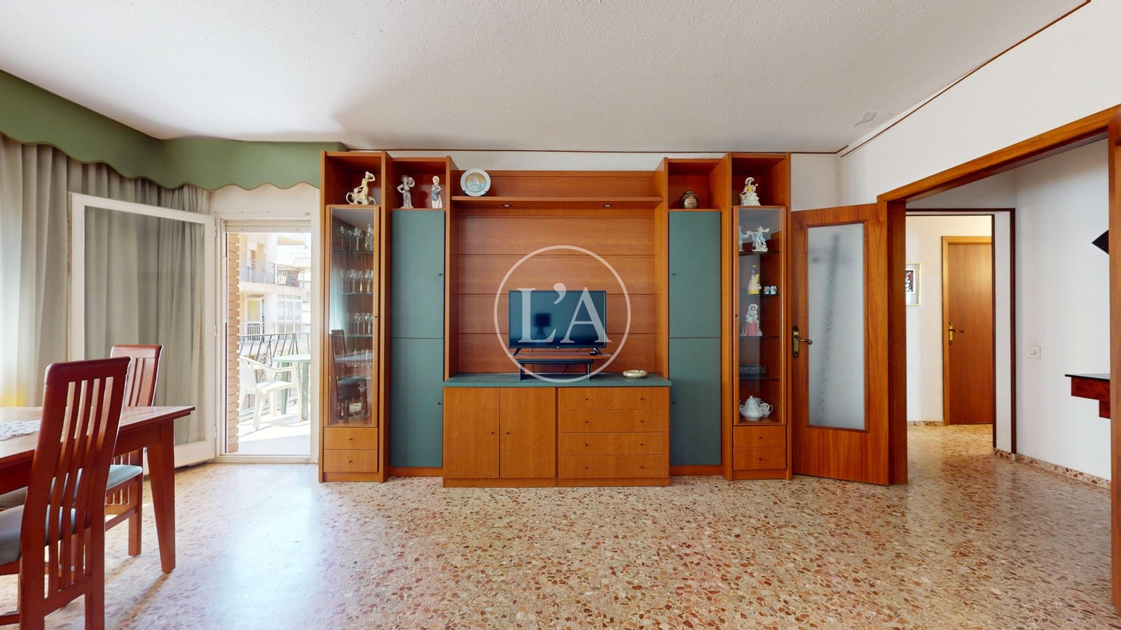 Piso puerto Cambrils mueble tele