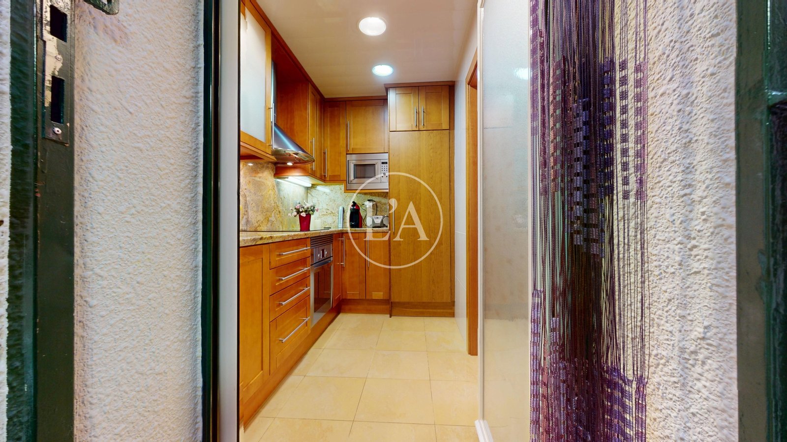 Casa pareada Cambrils Mediterrani puerta cocina