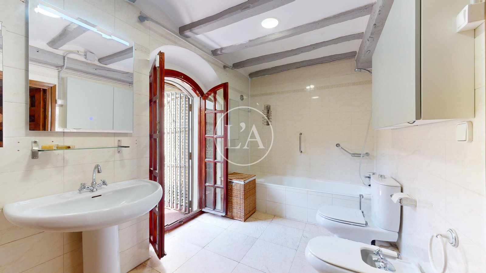Casa Cambrils licencia turística baño suite
