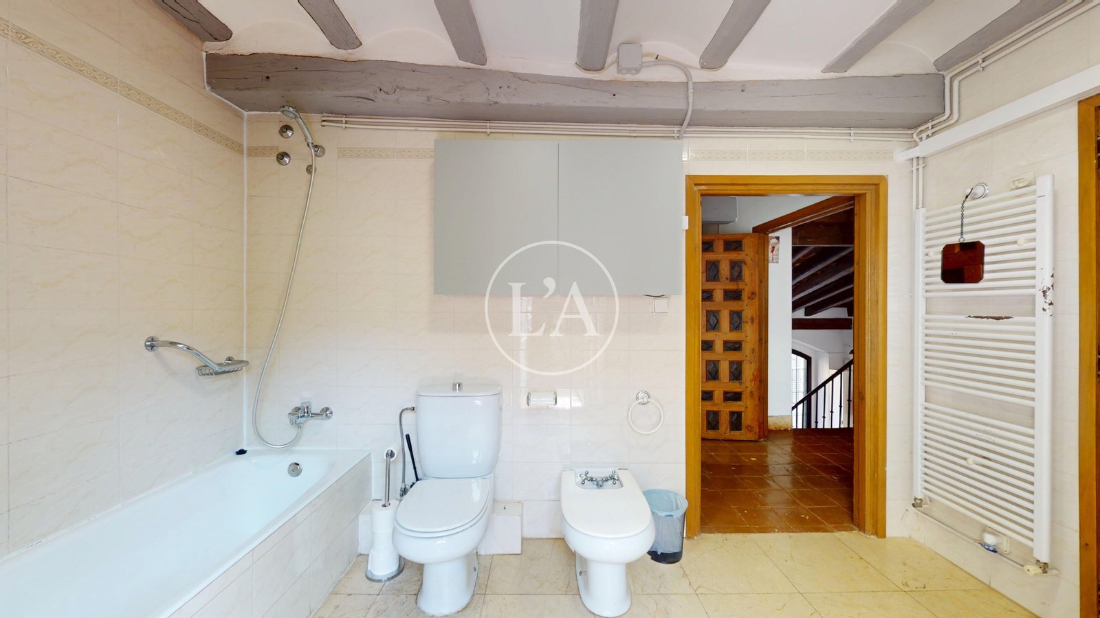 Casa Cambrils licencia turística lavabo suite