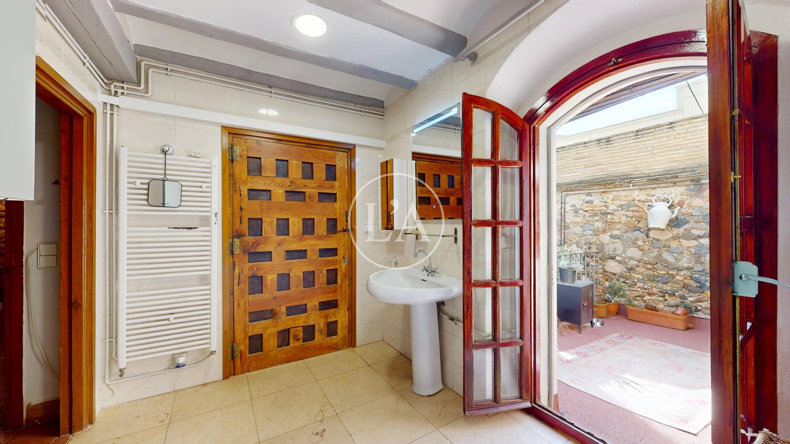 Casa Cambrils licencia turística entrada baño