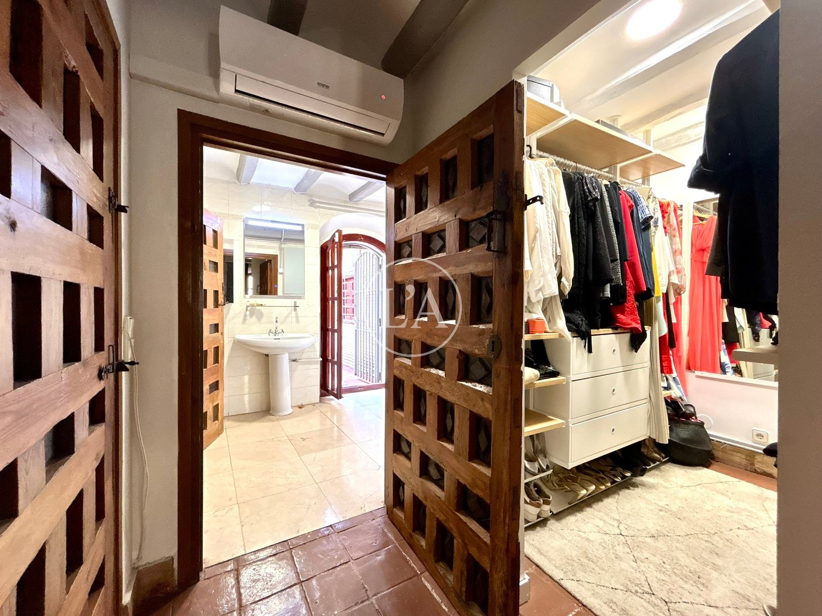 Casa Cambrils licencia turística vestidor suite