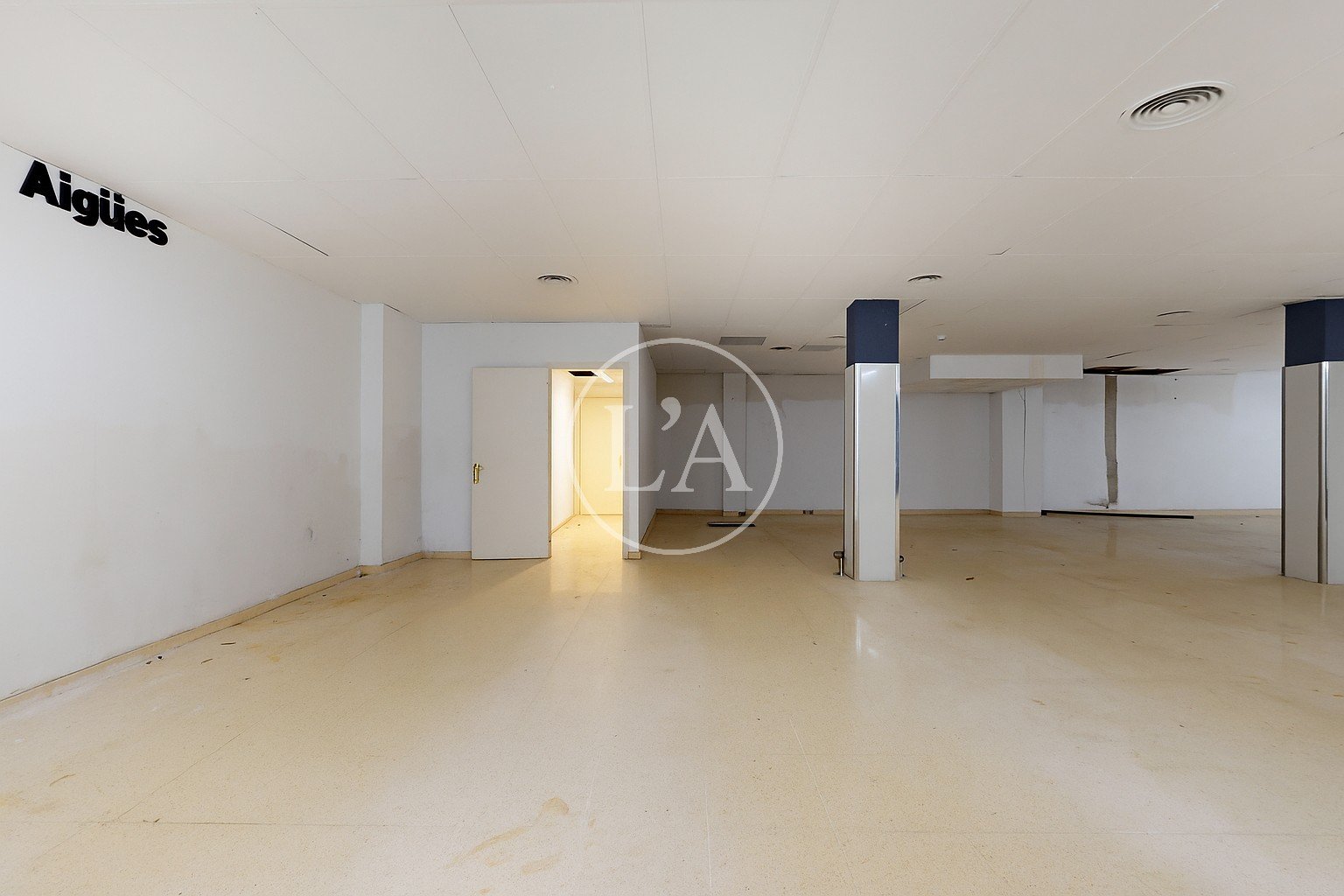 Local comercial Cambrils en alquiler entrada baños