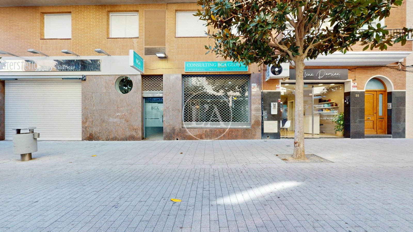 Local comercial en el Puerto de Cambrils fachada