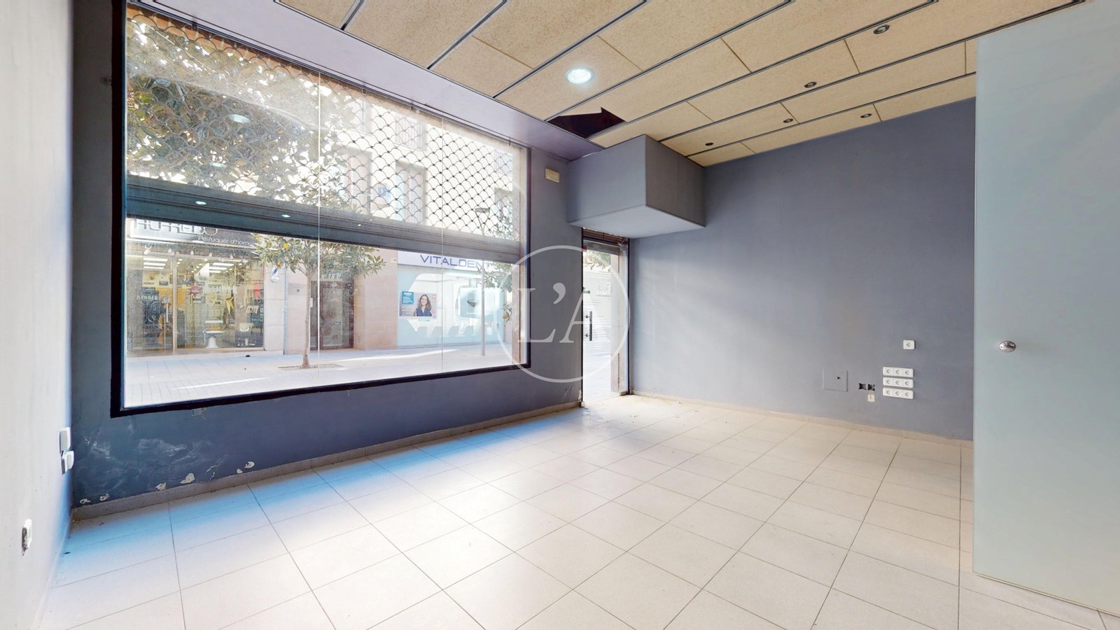 Local comercial en el Puerto de Cambrils recibidor