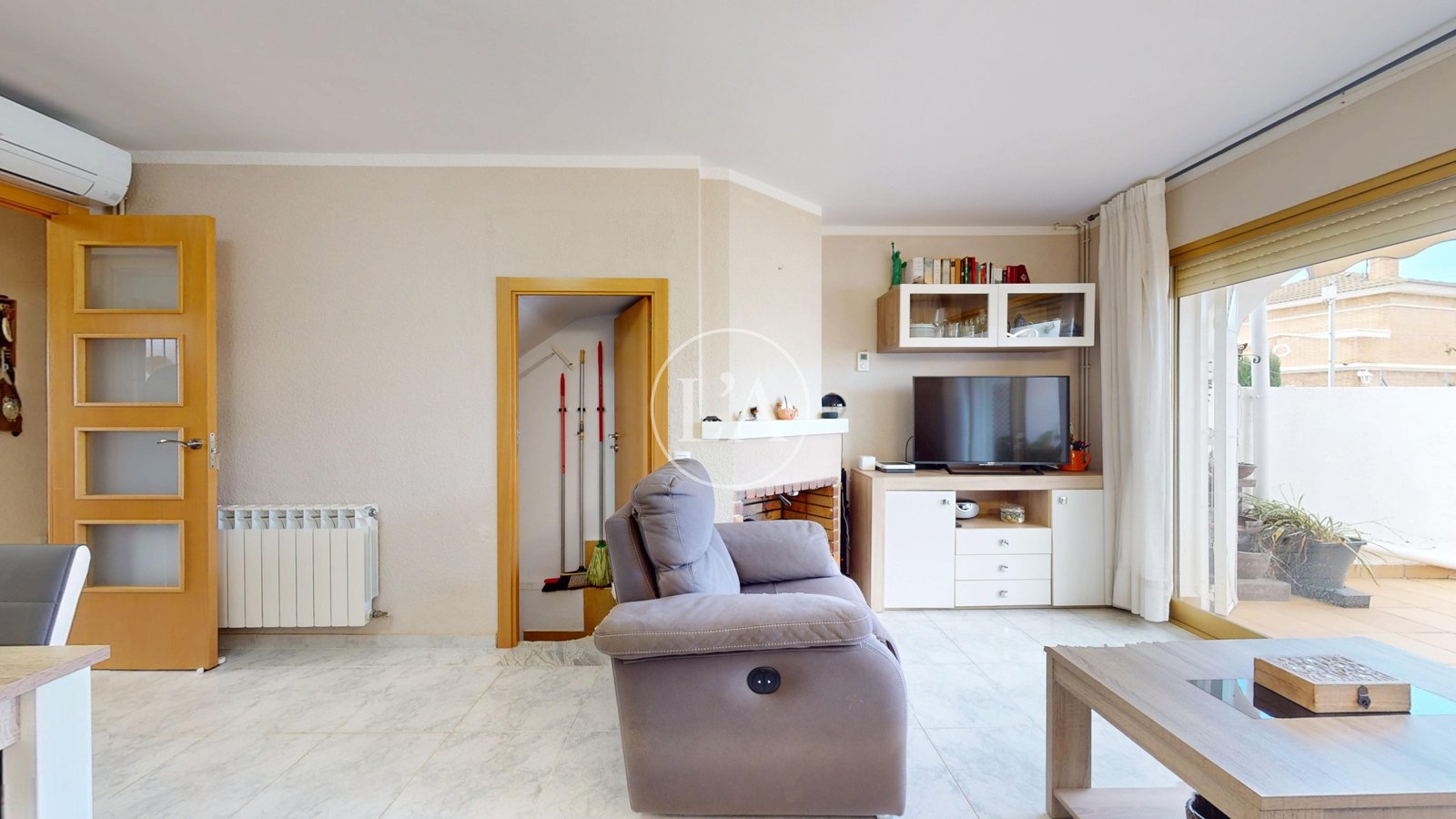 Casa Cambrils Mediterrani puerta garaje