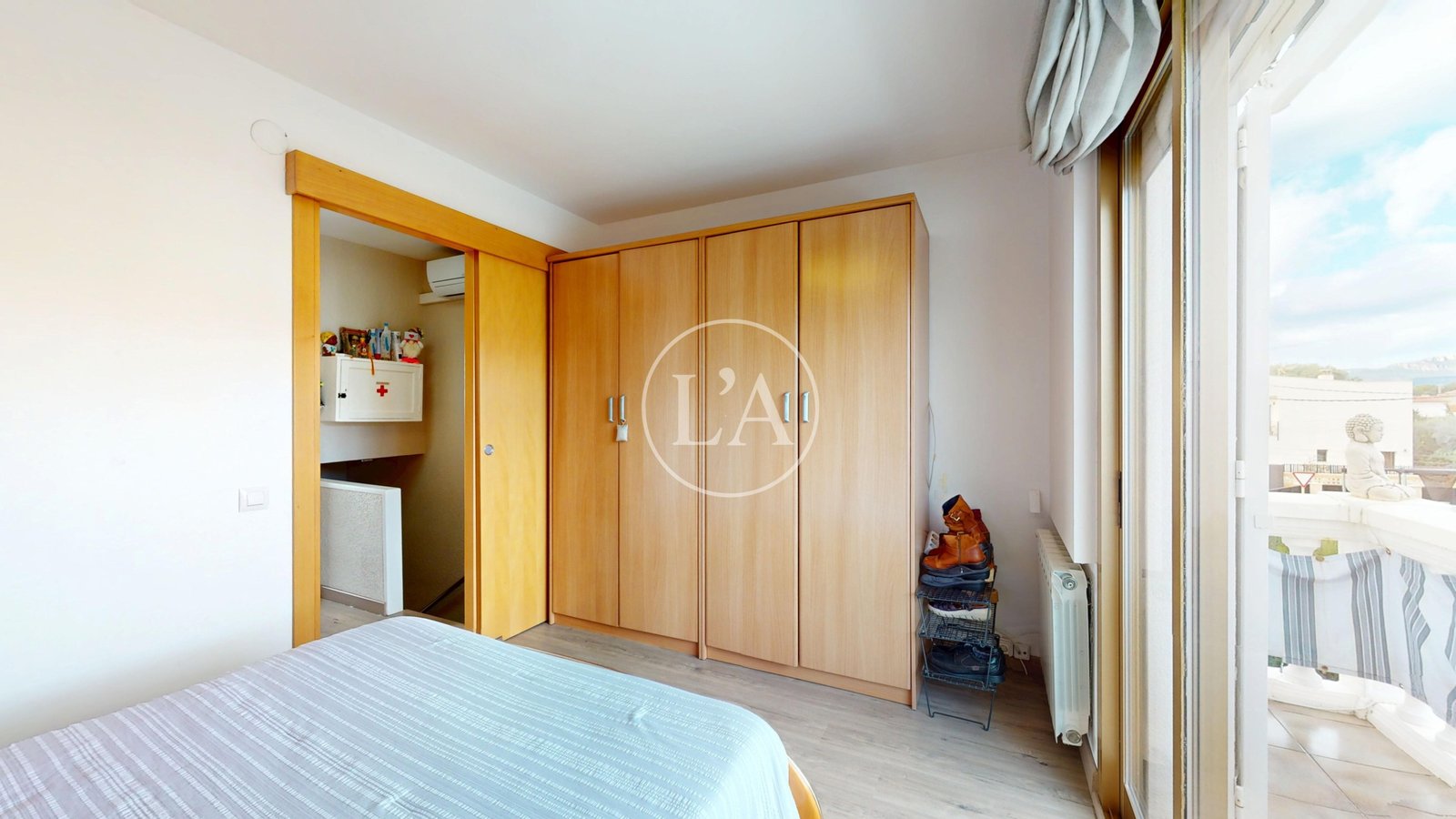 Casa Cambrils Mediterrani armario dormitorio