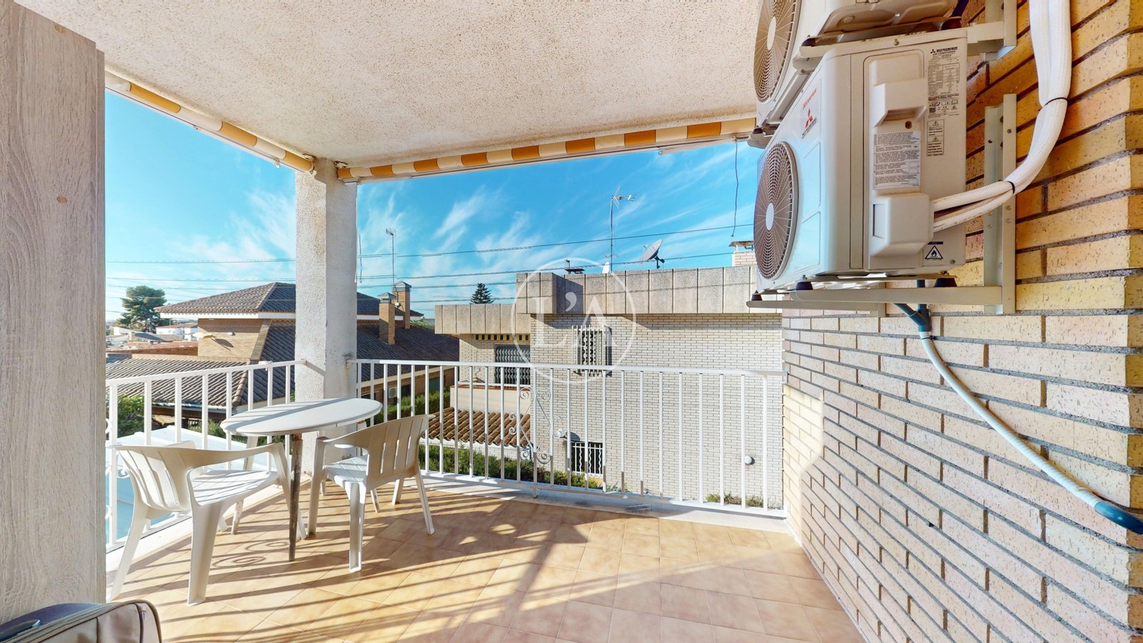 Casa en Vilafortuny Cambrils terraza entrada