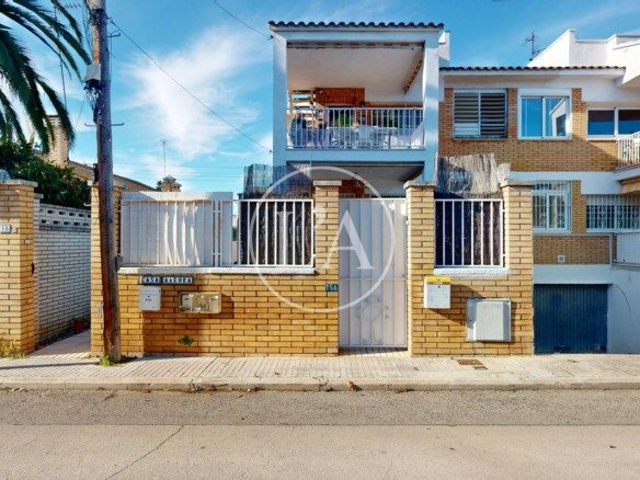 Casa en Vilafortuny Cambrils fachada