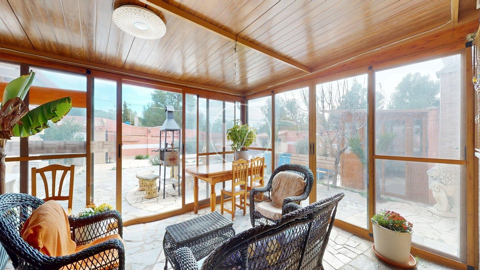 Masía urbana en venta en Vilanova d'Escornalbou salón exterior