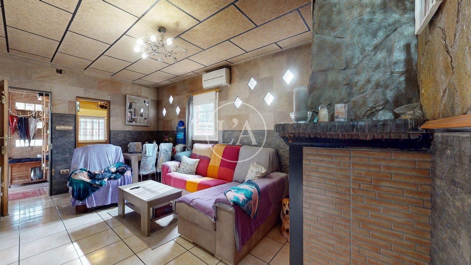 Masía urbana en venta en Vilanova d'Escornalbou sofá