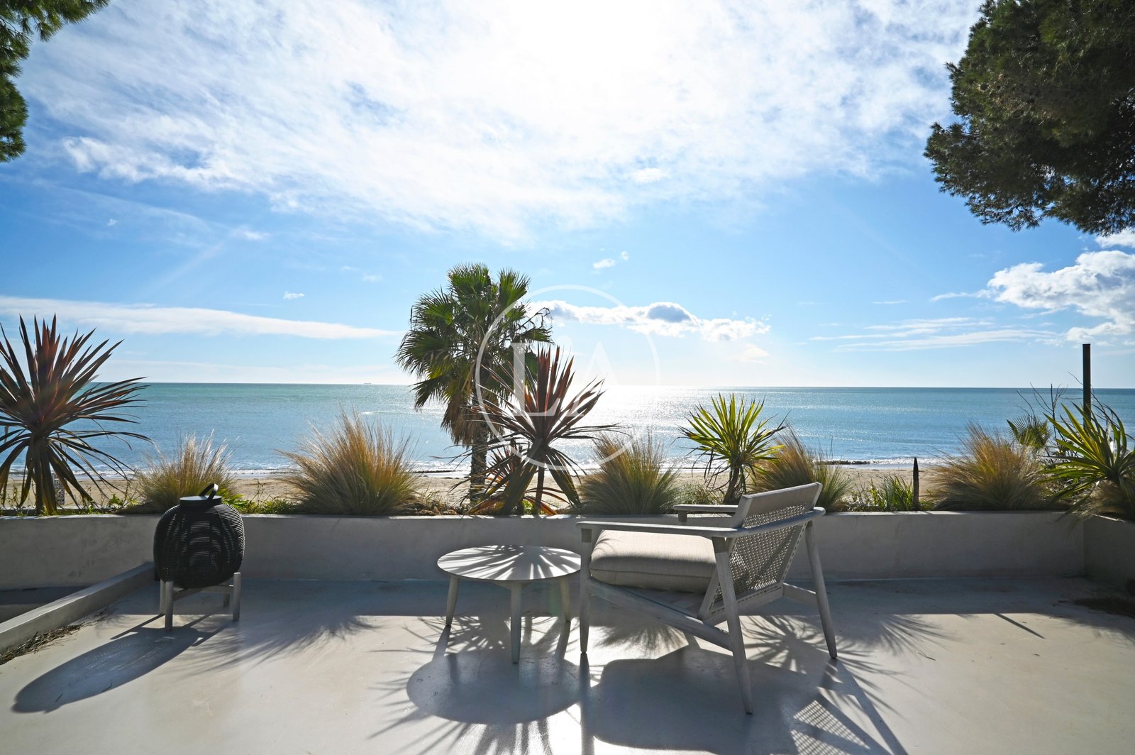 Casa en venta en primera linea de mar de Cambrils terraza