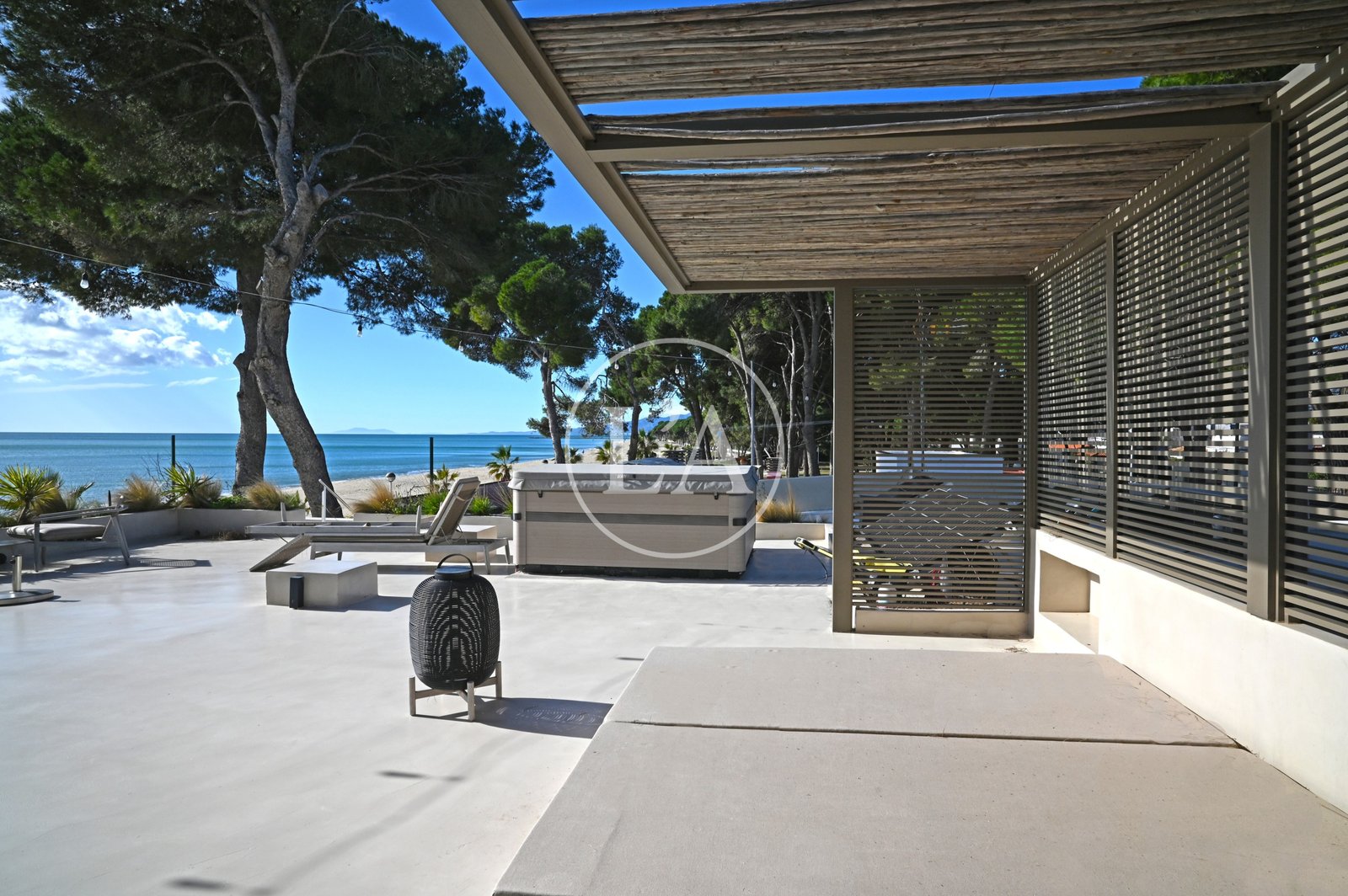 Casa en venta en primera linea de mar de Cambrils jacuzzi