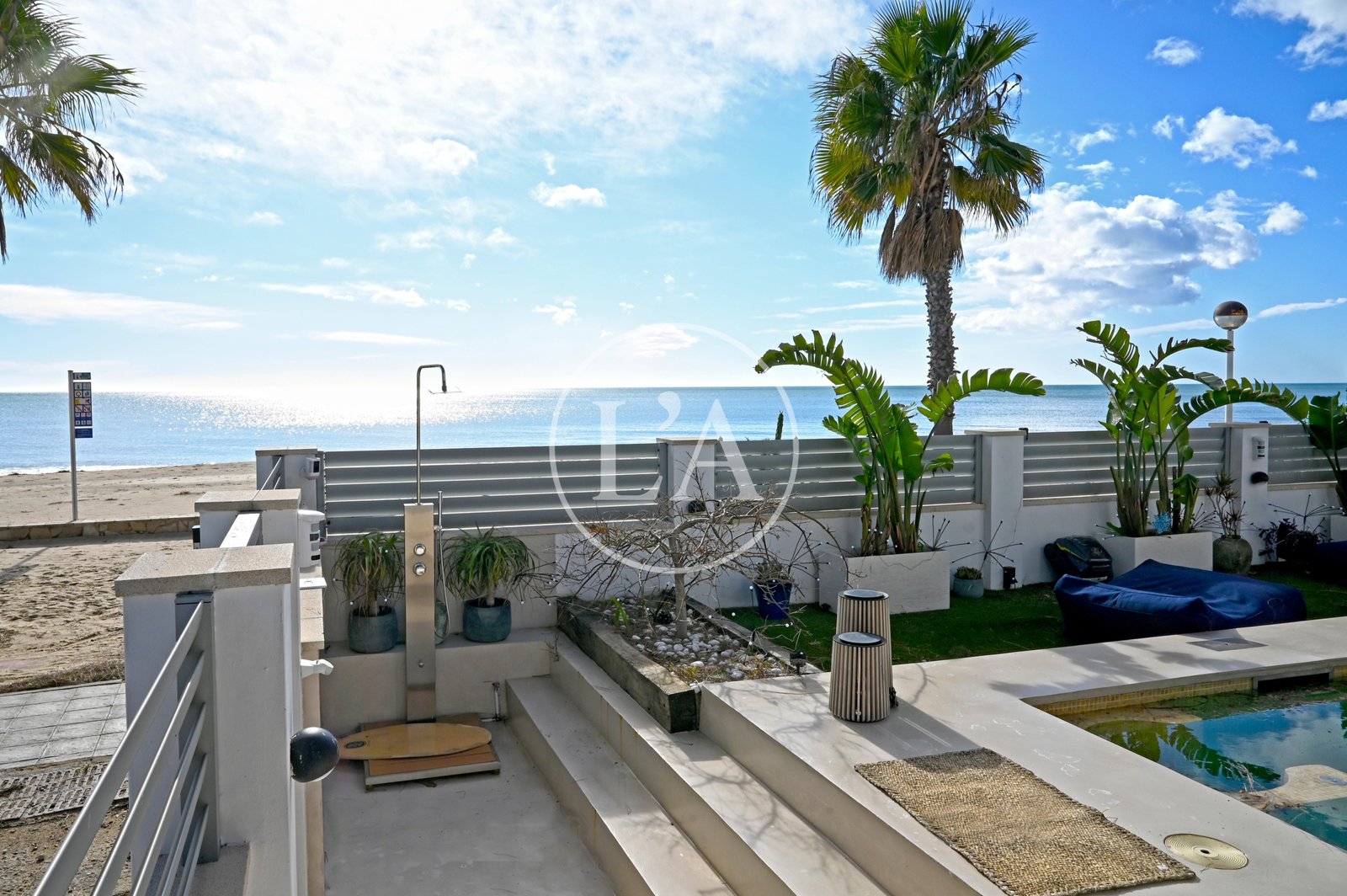 Casa en venta en primera linea de mar de Cambrils ducha